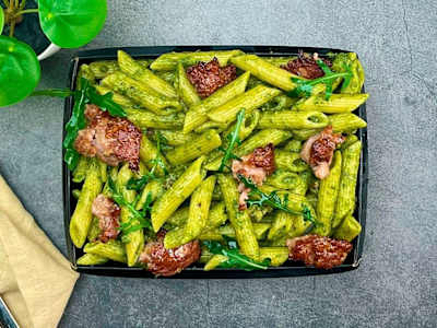 Smart Pennette con crema di rucola e salsiccia