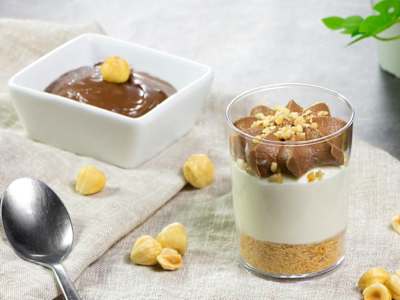 Bicchierino con Cheesecake alla Gianduia e Granella di Nocciole