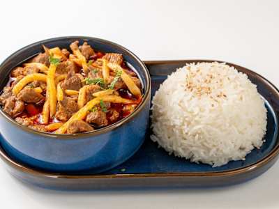 Maiale con Bambù e Curry Rosso