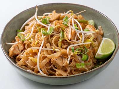 Pad Thai con pollo
