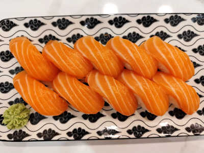 40. Nigiri Salmone 10 pz