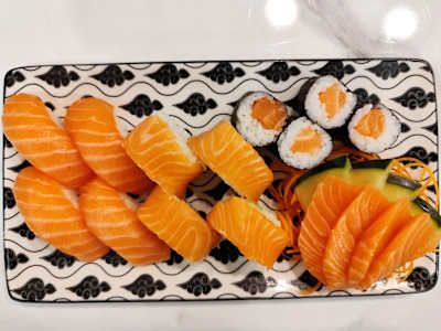 32. Sushi Box Miste 16 pz