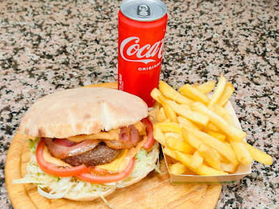 Menù hamburger dal pugliese classico 🍔🍟🥤