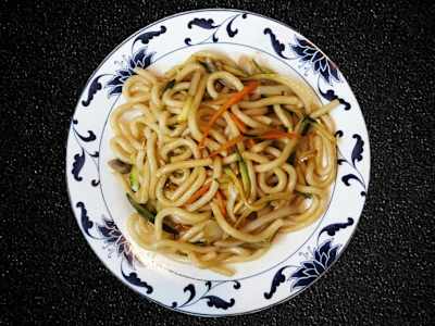 24b -  Spaghetti Udon Saltati con Verdure