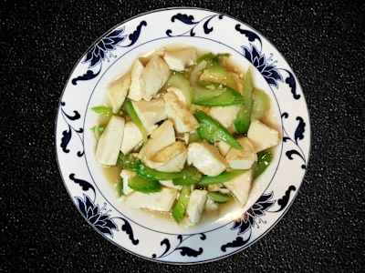 Tofu con Sedano