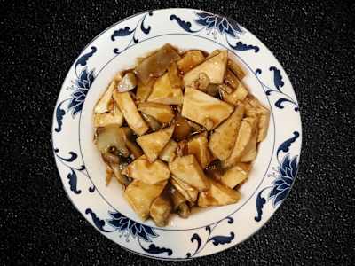 83 -  Tofu con Funghi e Bambù