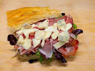 Speck,  Gorgonzola, Mozzarella e Insalata