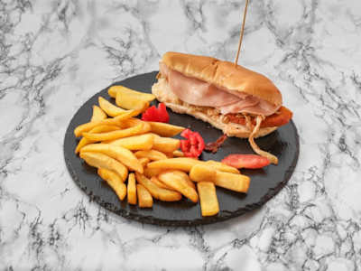 Panino con Cotoletta e Melanzane a Funghetto