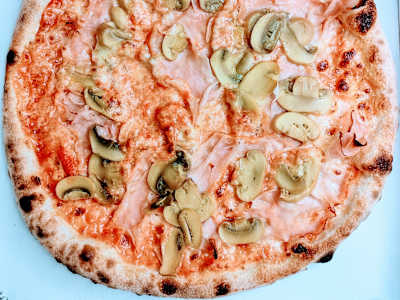 Prosciutto e Funghi