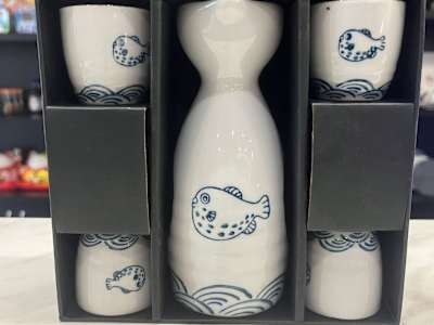 Servizio sake pesci