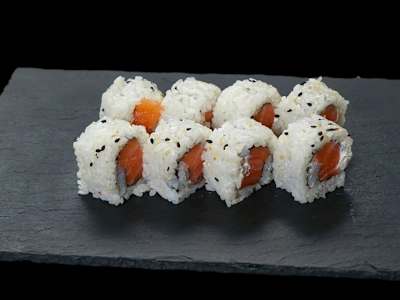 Uramaki Sake Philadelphia