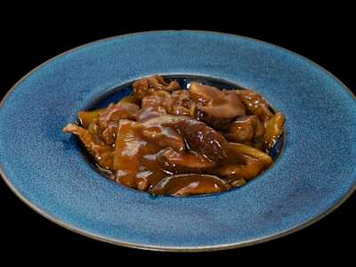 Vitello Con Bambù E Funghi