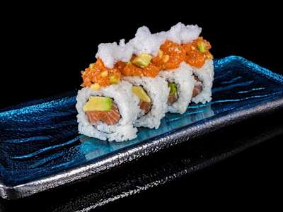 108. Uramaki Cocktail Roll