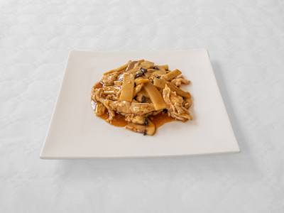 Pollo con Bambù e Funghi