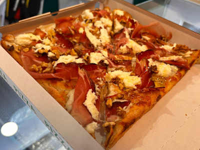 Speck, Bufala e Noci