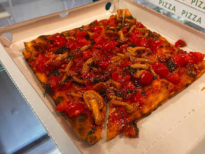 Pomodorini e funghi chiodini