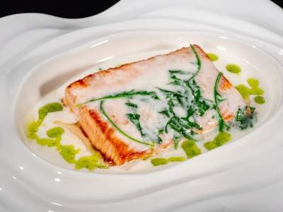 Tataki Salmone con Panna e Rucola