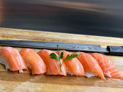 Nigiri Salmone
