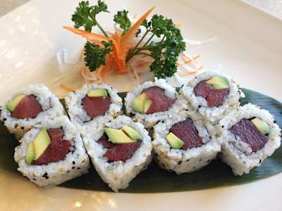 Uramaki Tonno e Avocado