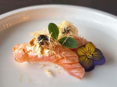 Nigiri sake kataifi