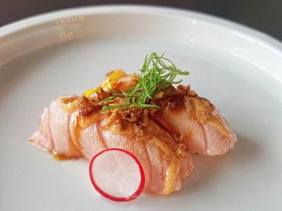 Nigiri sake onion