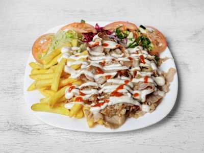 Piatto doner Kebab con Patatine e Insalata
