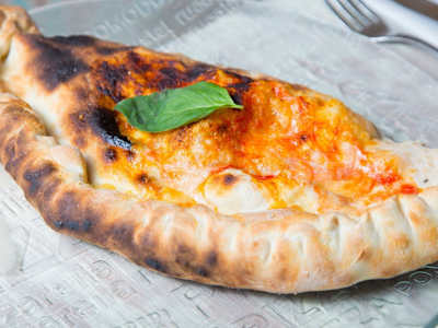 Calzone 4 Formaggi