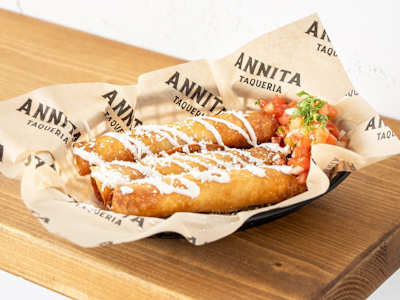 Taquitos con Queso Vegetariano