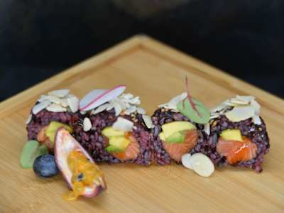 Uramaki Sake Venere