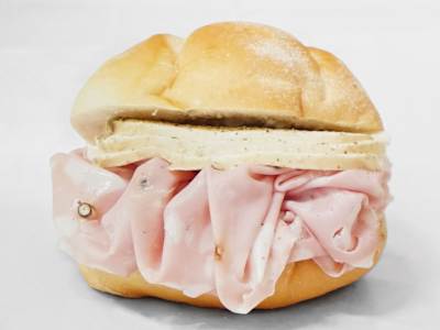 N.7 Panino con Mortadella, Provola Affumicata e Pepe Nero