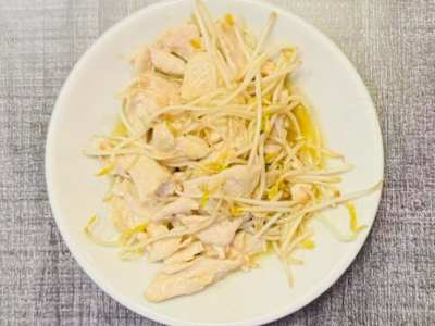 Pollo con Germogli di Soia