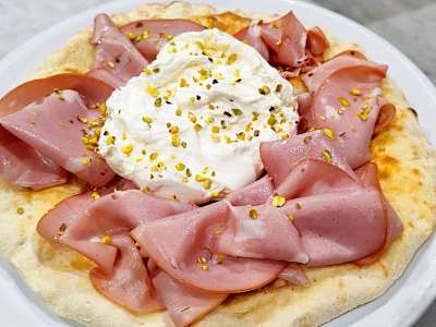 Focaccia Mortazza