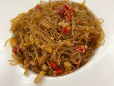 Spaghetti di Soia con Carne Piccante