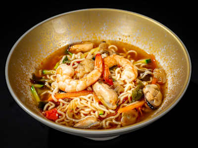Ramen in Brodo con Frutti di Mare