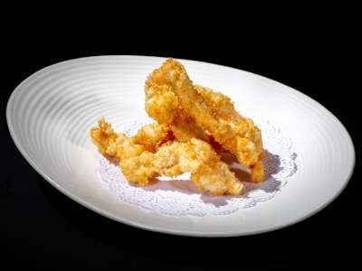 Stick di Pollo in Tempura con Salsa Barbecue