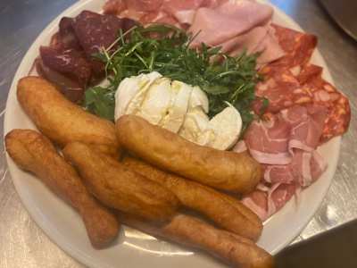 Chiacchiere Fritte con Prosciutto Crudo