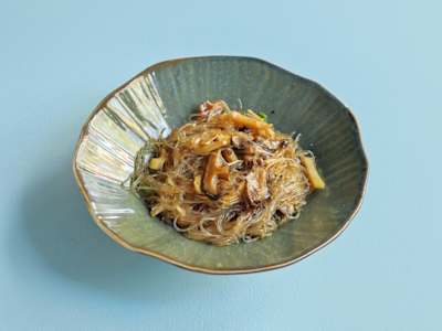 Spaghetti di Soia con Funghi e Bambù