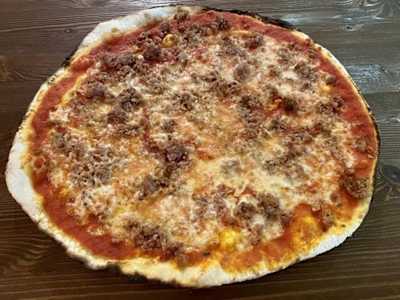 Pizza Margherita con Salsiccia