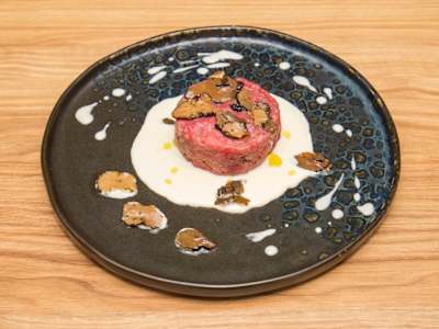 Battuta di Fassona al Tartufo Nero con Fonduta Delicata