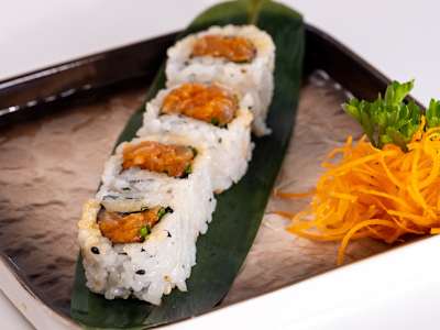 Uramaki Spicy Sake