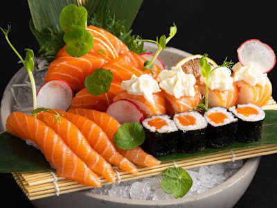 Sushi Sashimi Salmone Misto