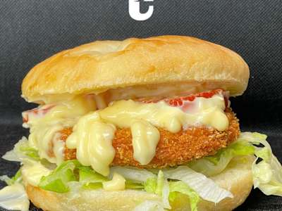 CHICKEN BURGER