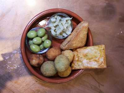 LA TAVOLA CALDA
