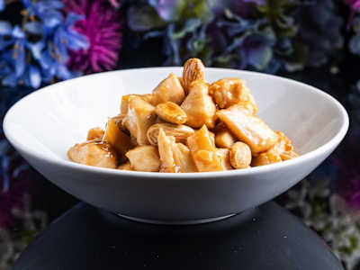 Pollo alle Mandorle