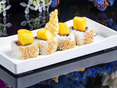 Uramaki Mango Sake