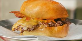 MoM's Burger