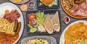 Cafe deluxe