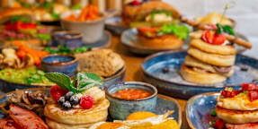 Charlie's Cafe & Bakery