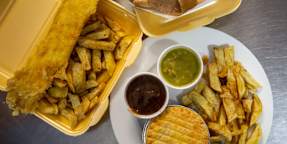 B & H Pizzeria & Chippy