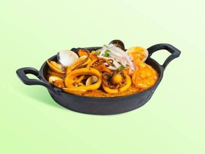 Cazuela de Plátano Marinera